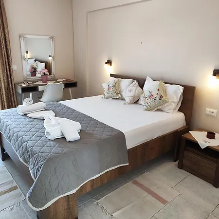 Yanna & Tsilivi (Zakynthos)