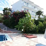 Yanna & Tsilivi (Zakynthos)