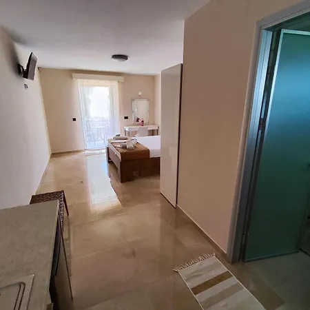 Yanna & Τσιλιβί