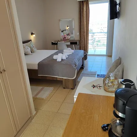 Yanna Studios&apartments *